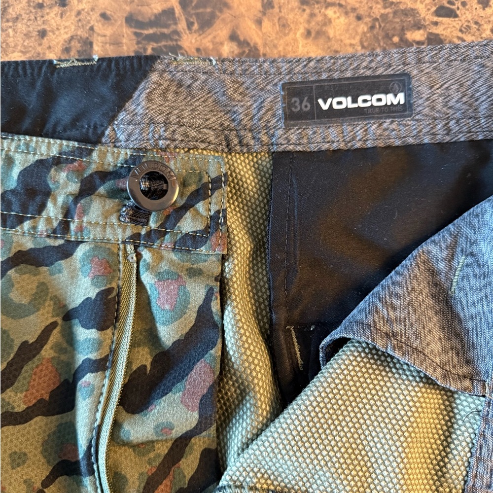 Volcom Hybrid Cargo Shorts - 36 - Camo - Picture 4 of 7